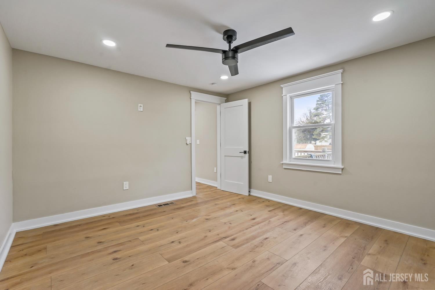 820 front Street, Dunellen, NJ, 08812 820 front Street, Dunellen, NJ, 08812