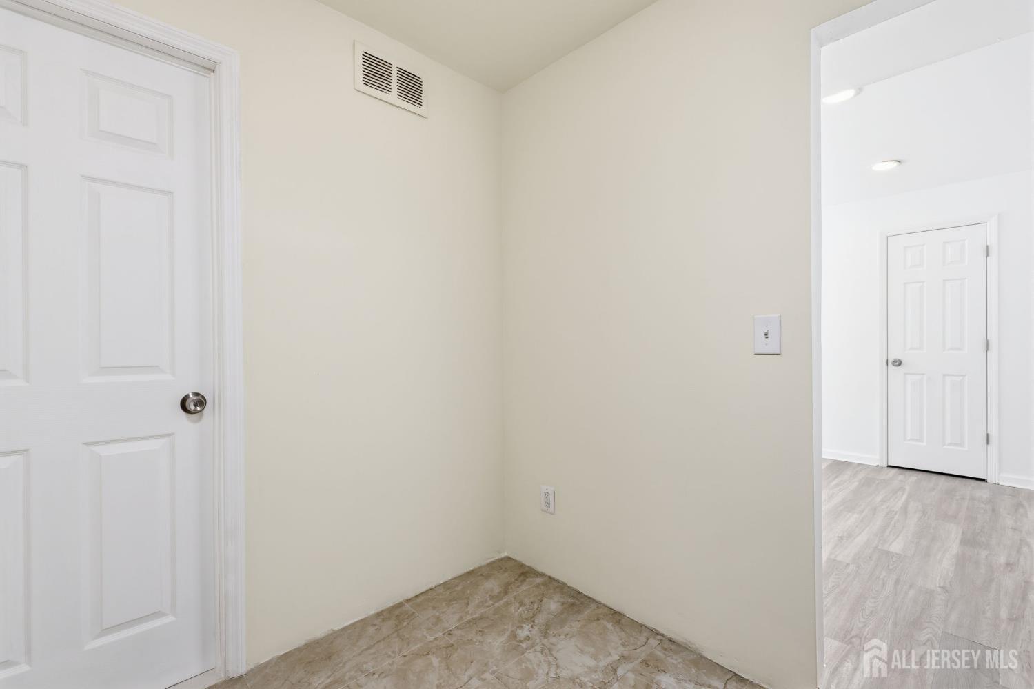 125 College Drive, Edison, NJ, 08817 125 College Drive, Edison, NJ, 08817