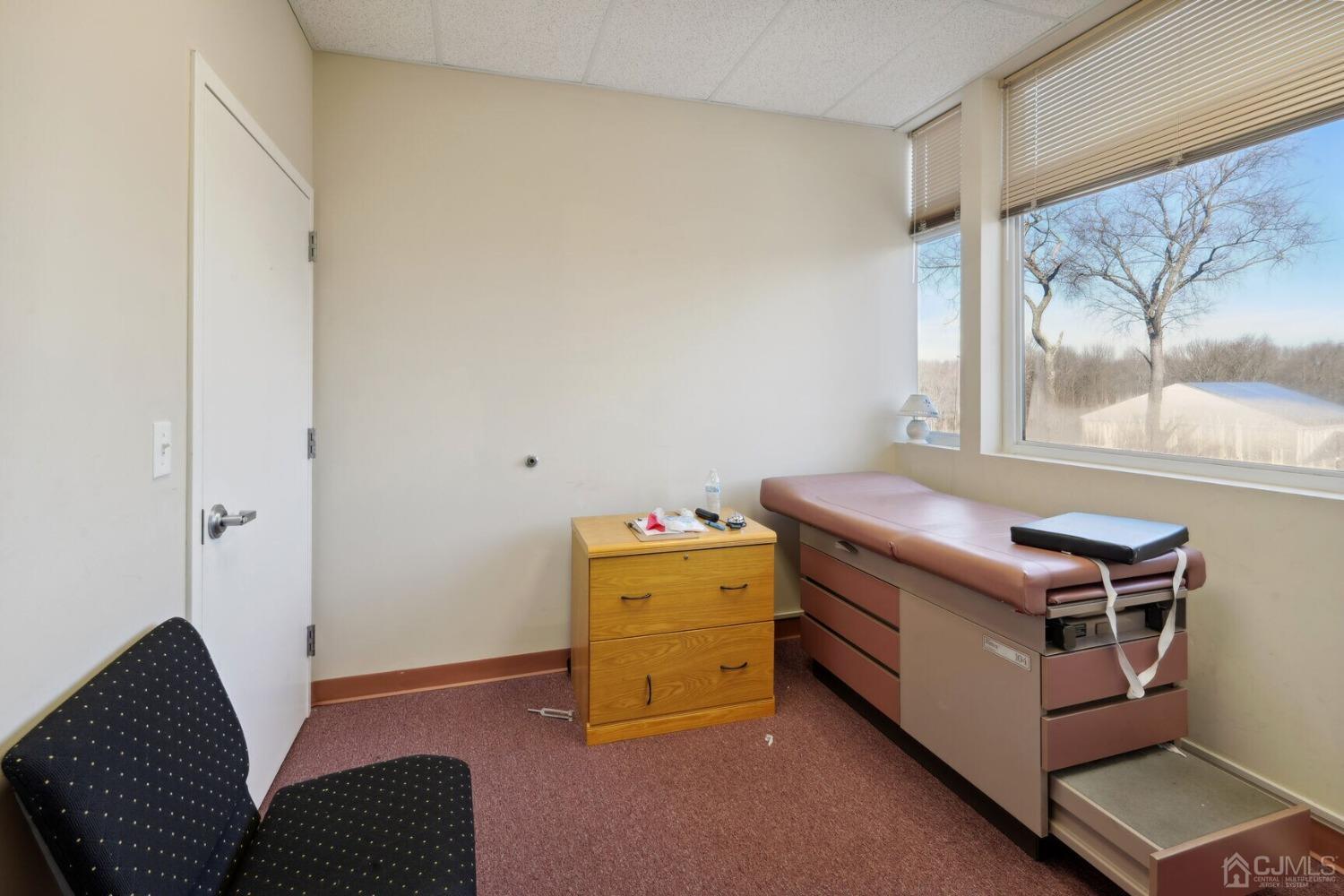 1374 White Horse Hamilton Square, Hamilton, NJ, 08619