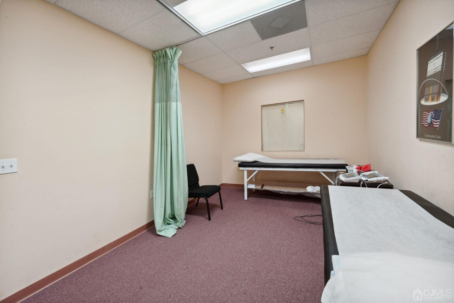 1374 White Horse Hamilton Square, Hamilton, NJ, 08619