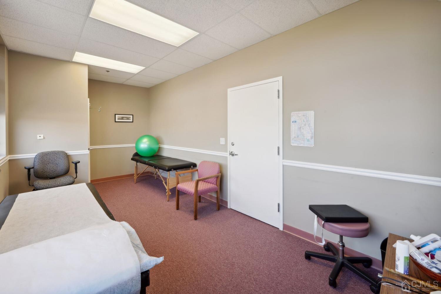 1374 White Horse Hamilton Square, Hamilton, NJ, 08619