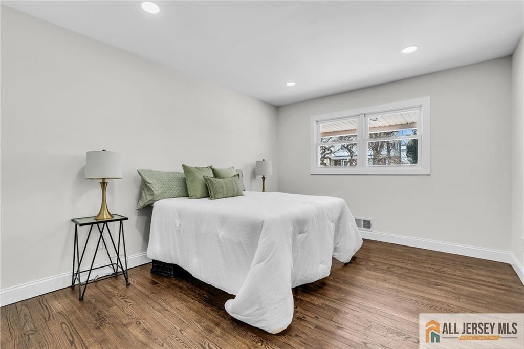 27 Sheppard, Edison, NJ, 08817