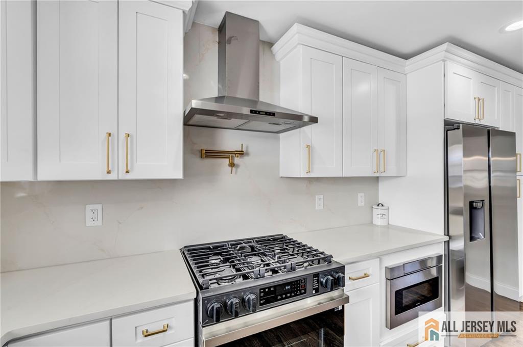 27 Sheppard, Edison, NJ, 08817