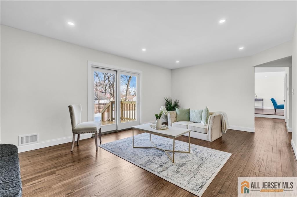 27 Sheppard, Edison, NJ, 08817