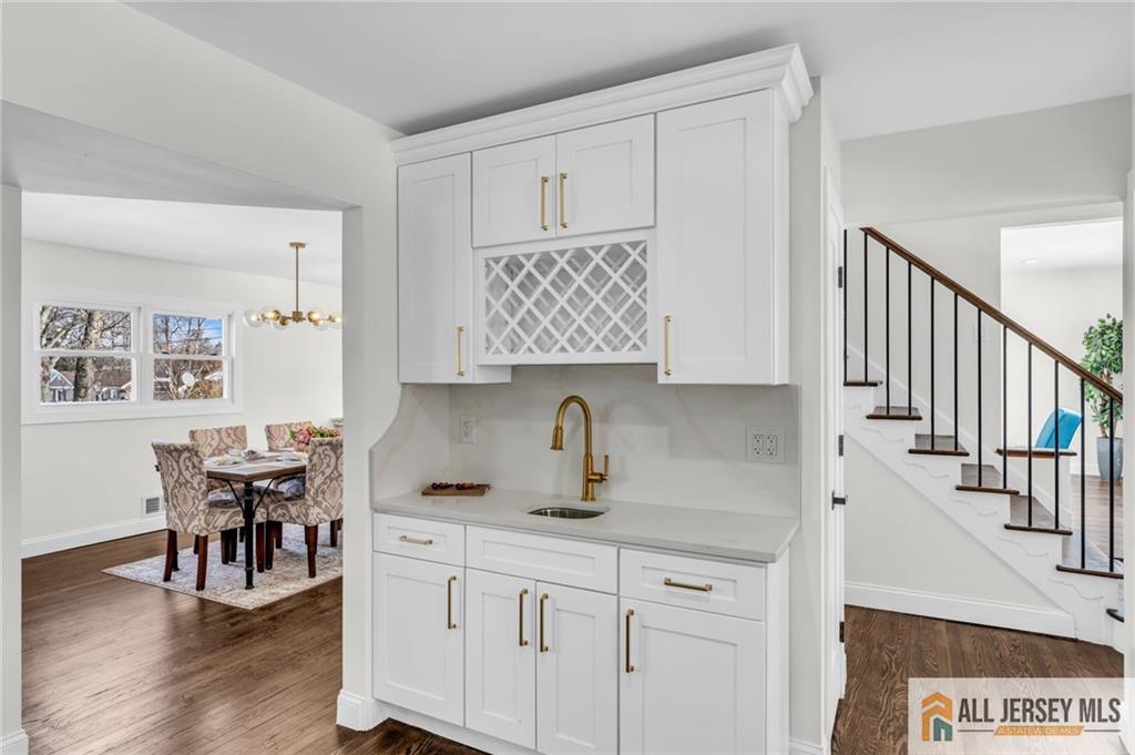 27 Sheppard, Edison, NJ, 08817