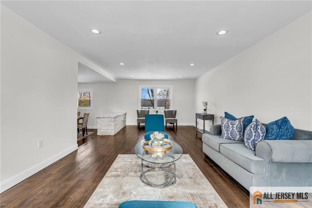 27 Sheppard, Edison, NJ, 08817