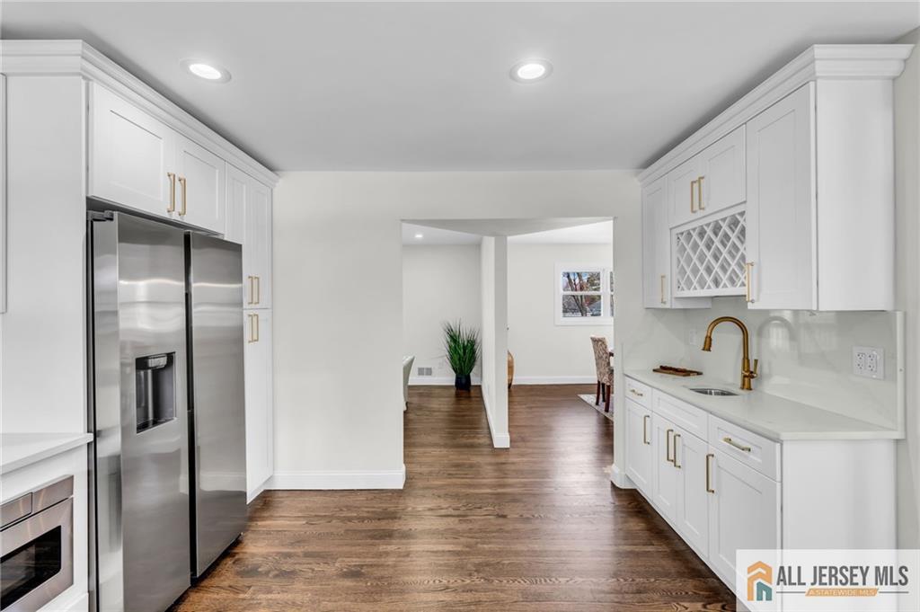 27 Sheppard, Edison, NJ, 08817