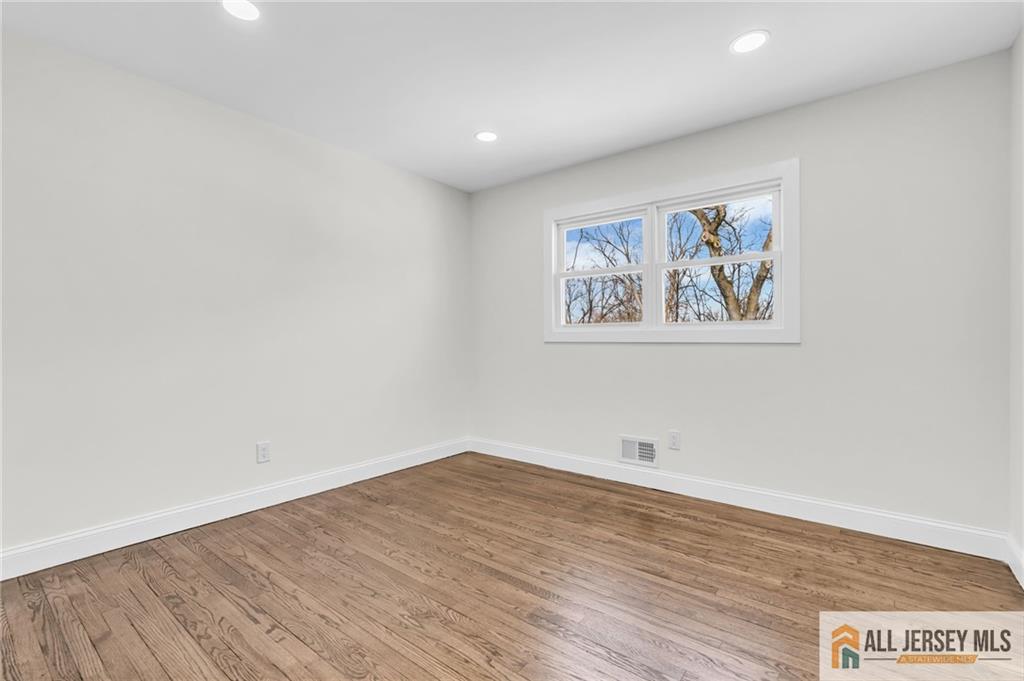 27 Sheppard, Edison, NJ, 08817