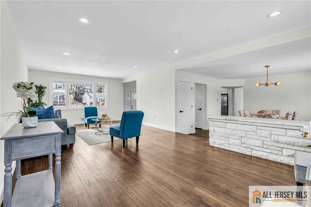 27 Sheppard, Edison, NJ, 08817