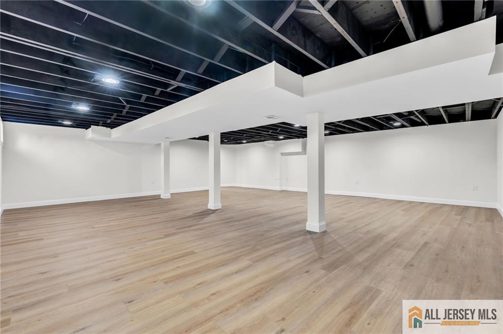 27 Sheppard, Edison, NJ, 08817