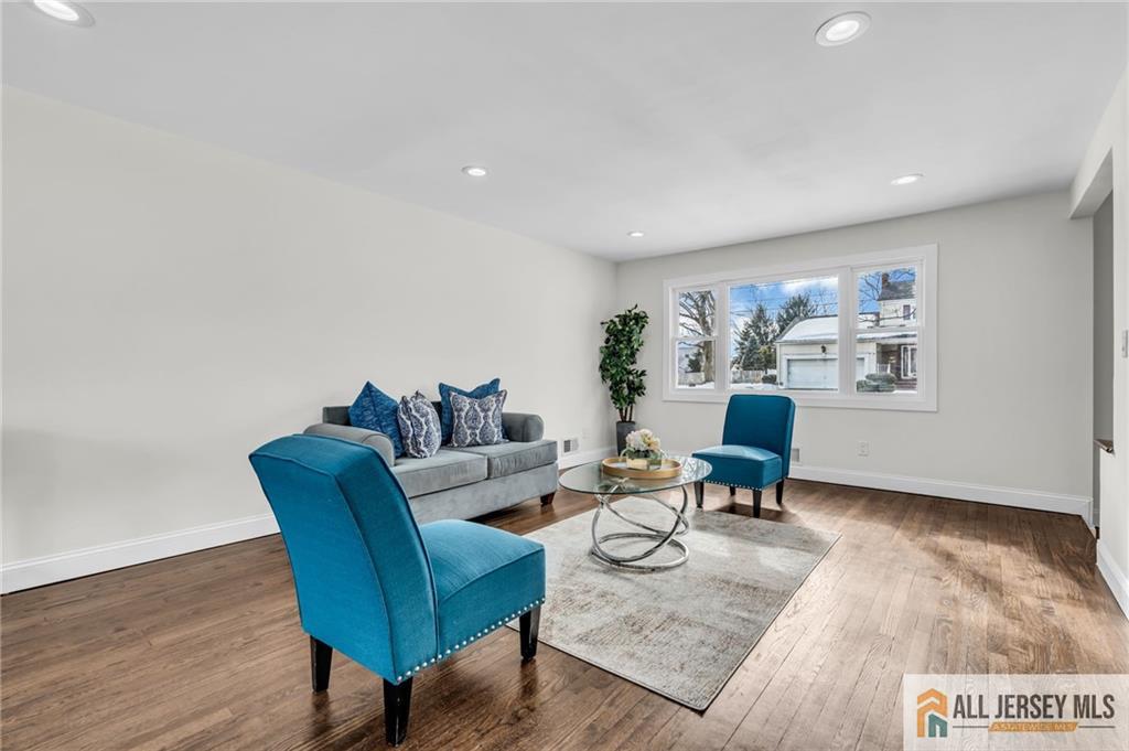 27 Sheppard, Edison, NJ, 08817