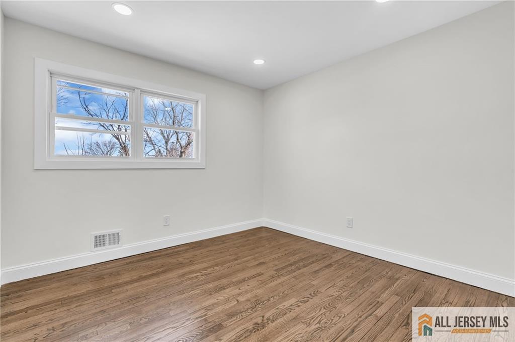 27 Sheppard, Edison, NJ, 08817