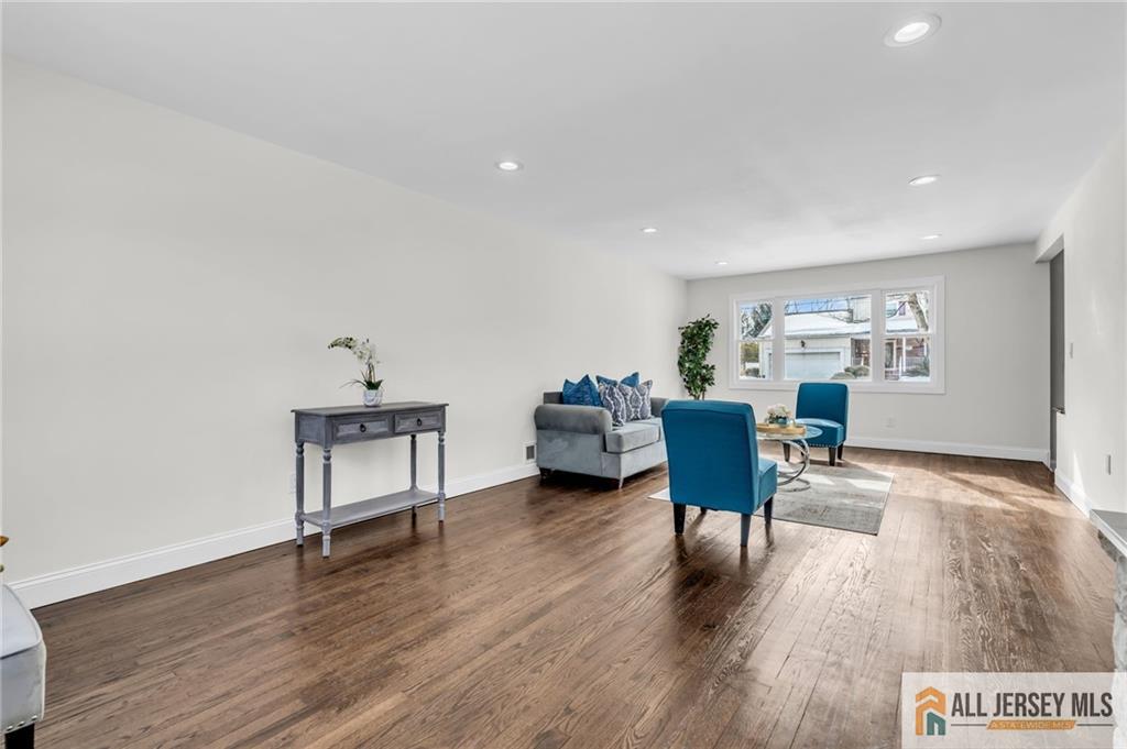 27 Sheppard, Edison, NJ, 08817