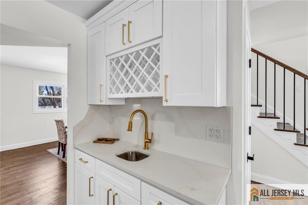 27 Sheppard, Edison, NJ, 08817