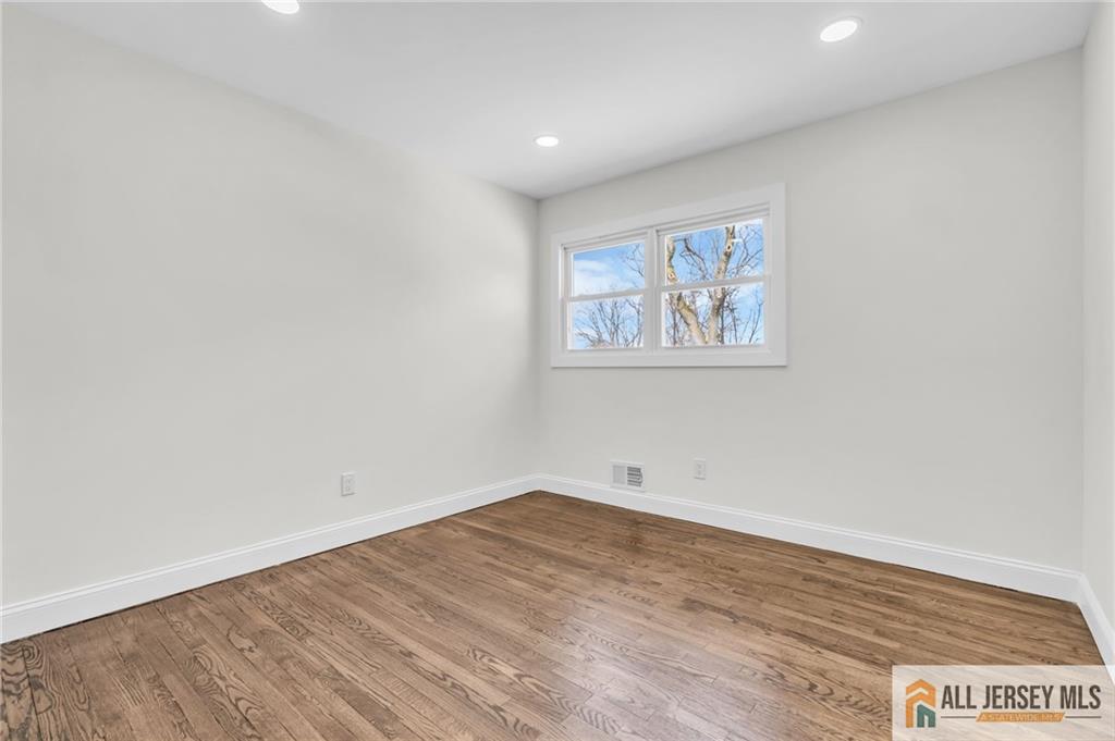 27 Sheppard, Edison, NJ, 08817