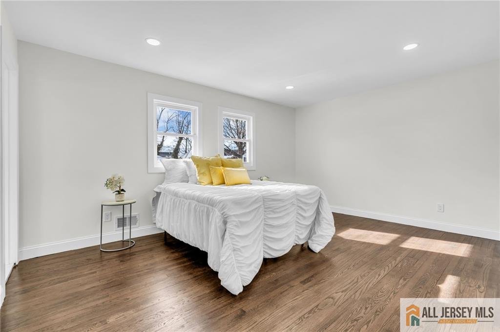 27 Sheppard, Edison, NJ, 08817