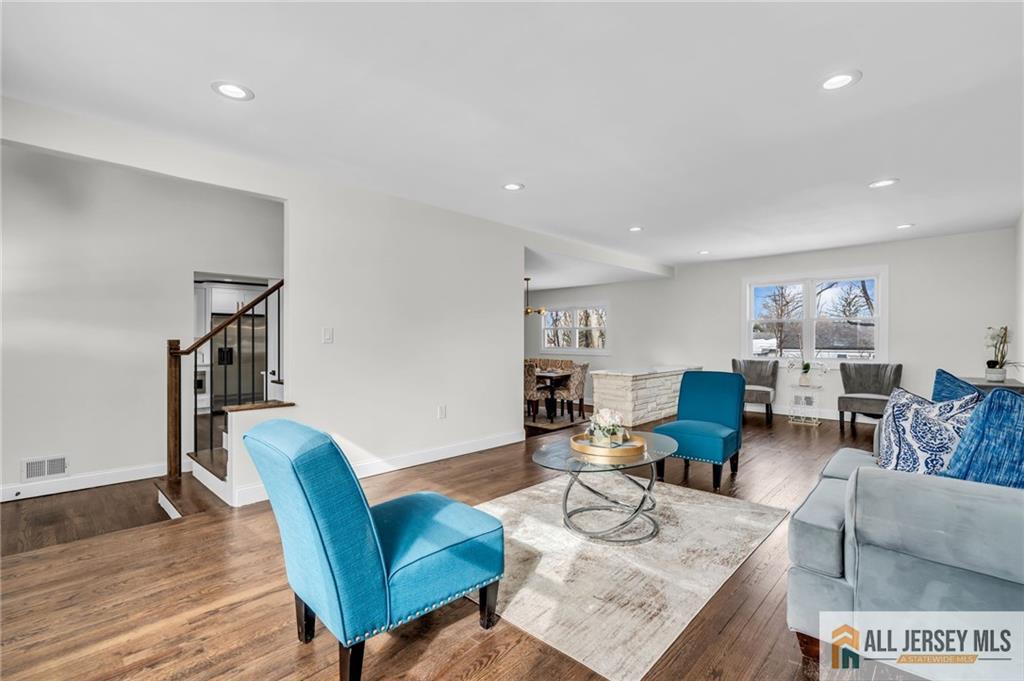 27 Sheppard, Edison, NJ, 08817