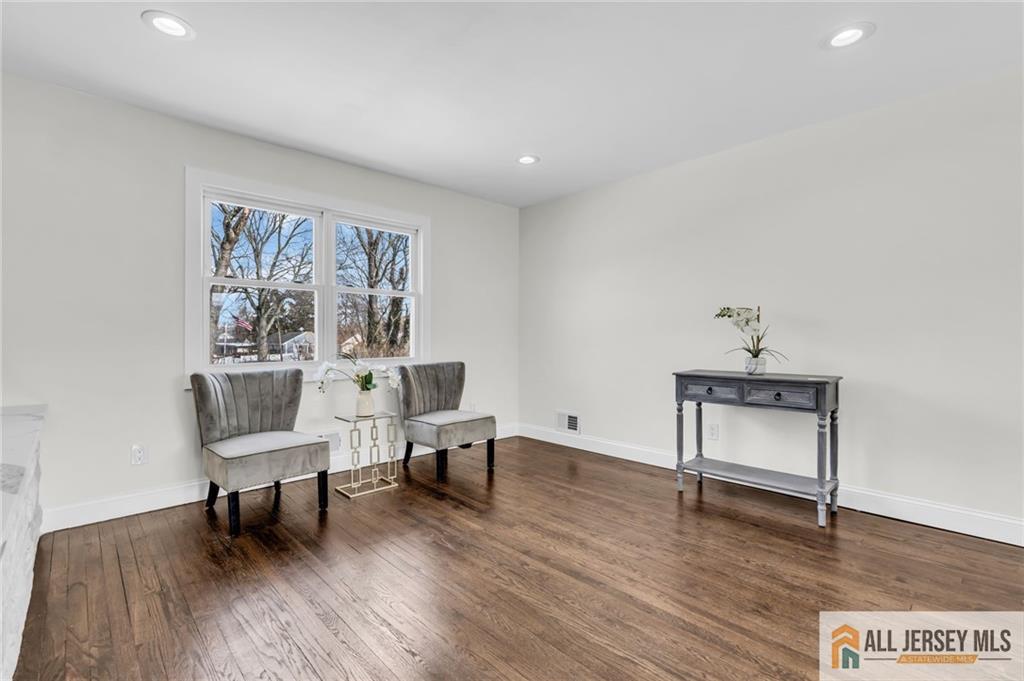 27 Sheppard, Edison, NJ, 08817