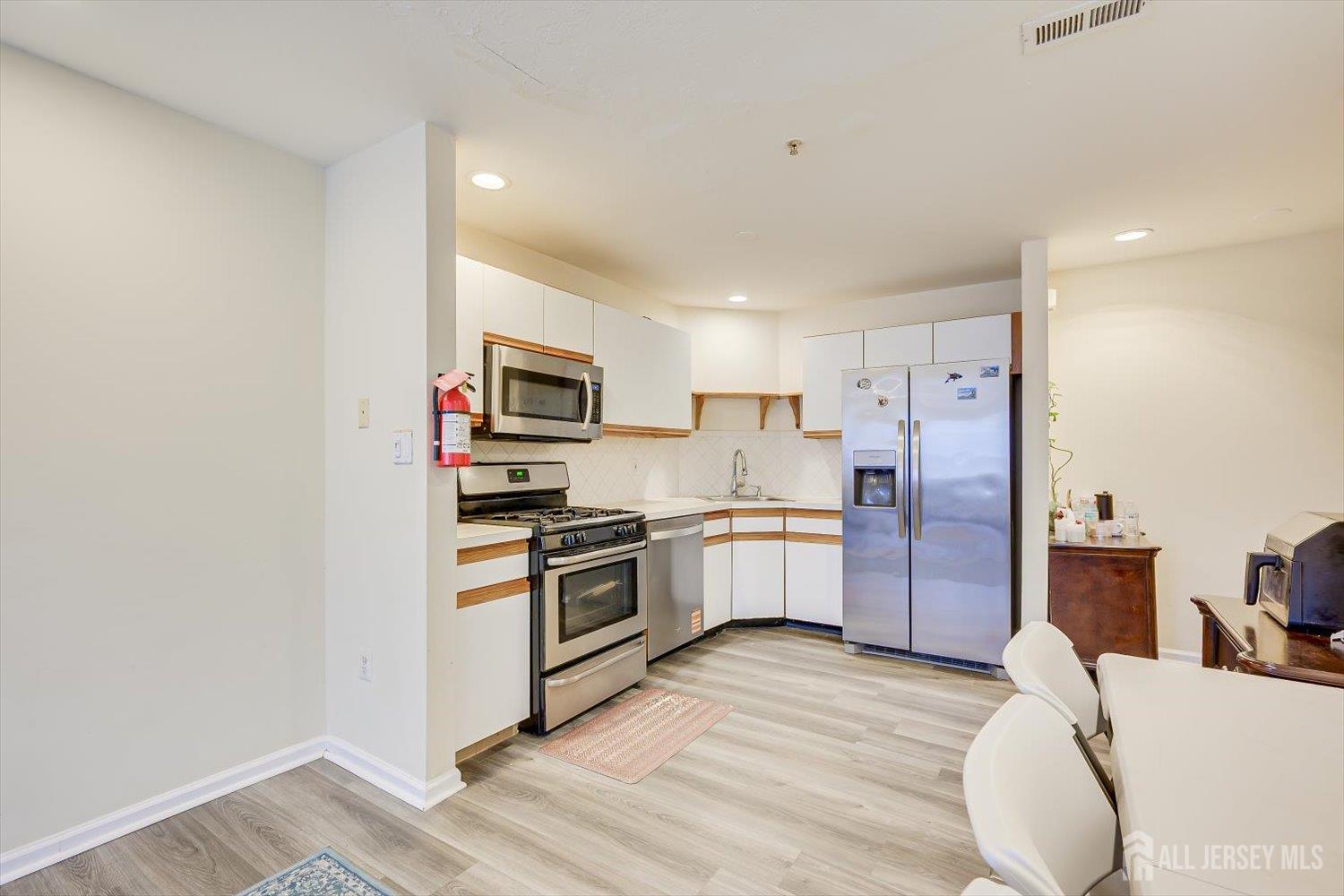 27 Edinburgh, Edison, NJ, 08820