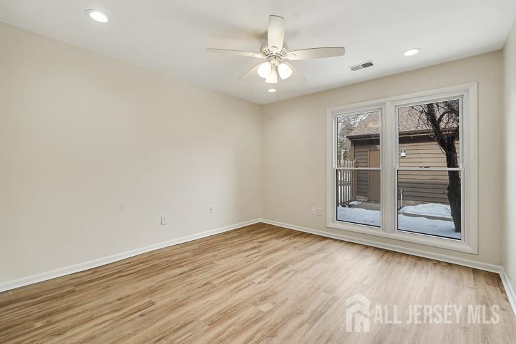 127 Oakmont, Edison, NJ, 08820