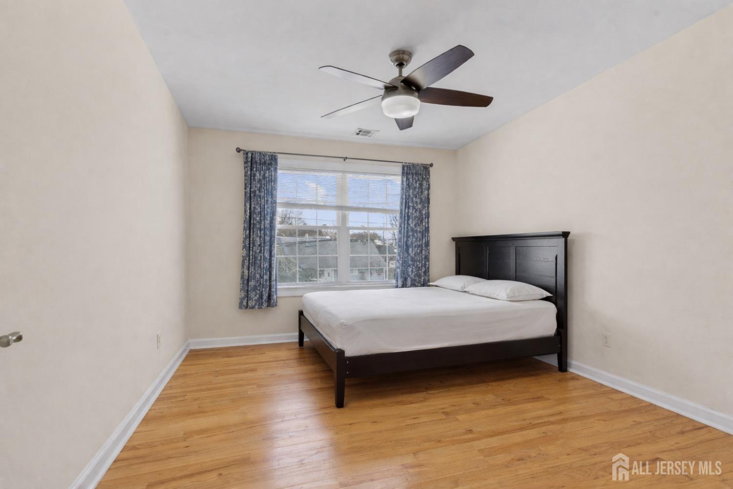 7 Dobson, Edison, NJ, 08817