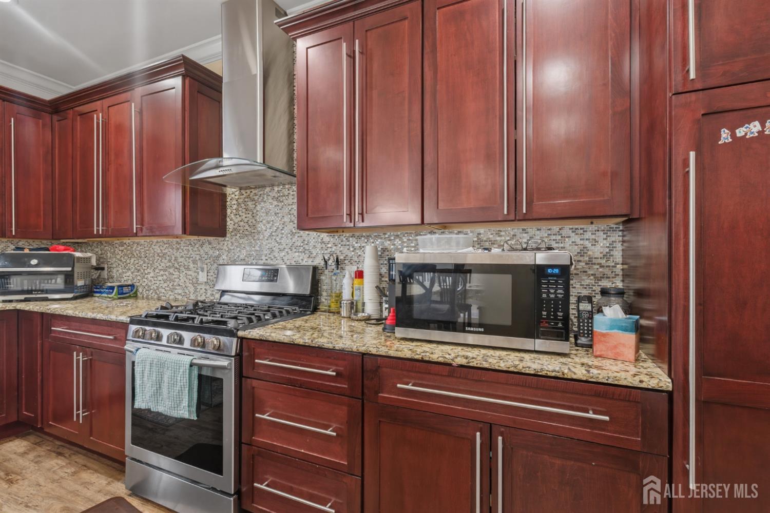 7 Dobson, Edison, NJ, 08817