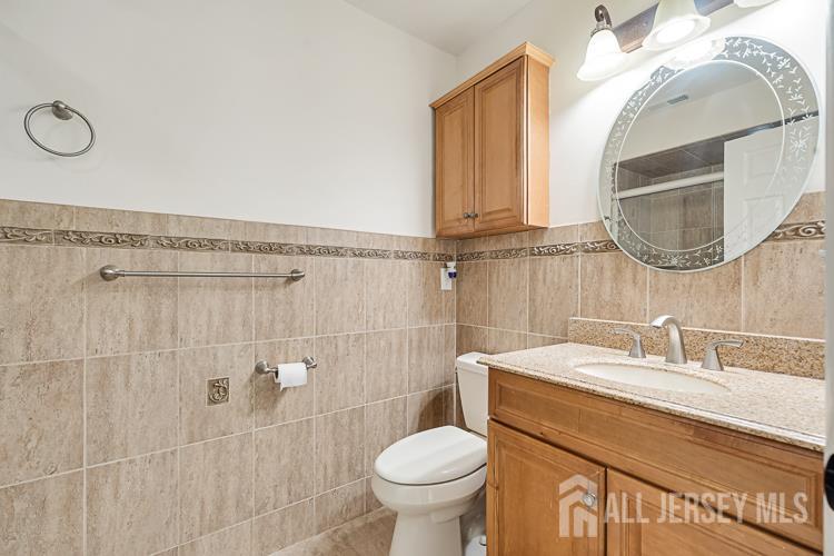 127 Oakmont, Edison, NJ, 08820