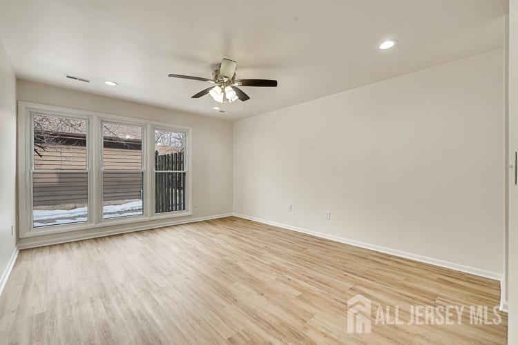 127 Oakmont, Edison, NJ, 08820