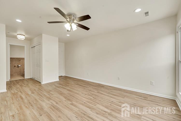 127 Oakmont, Edison, NJ, 08820