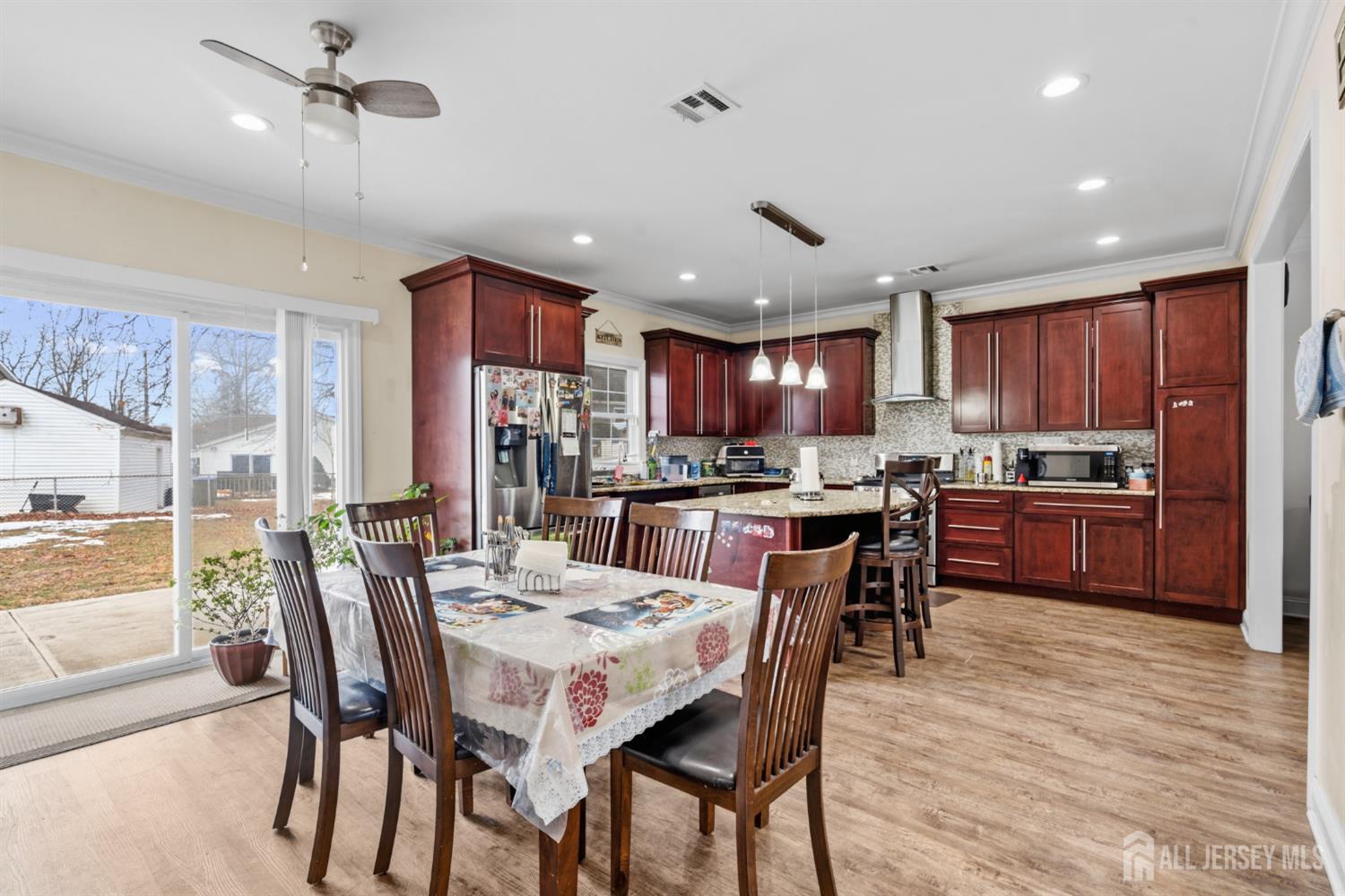 7 Dobson, Edison, NJ, 08817