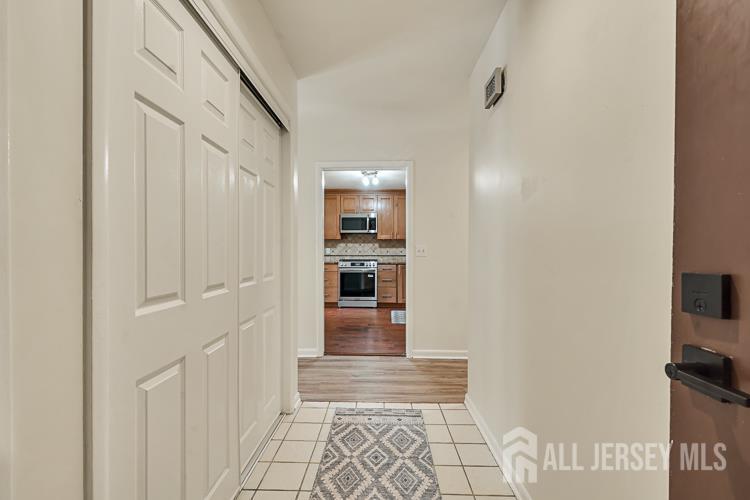 127 Oakmont, Edison, NJ, 08820