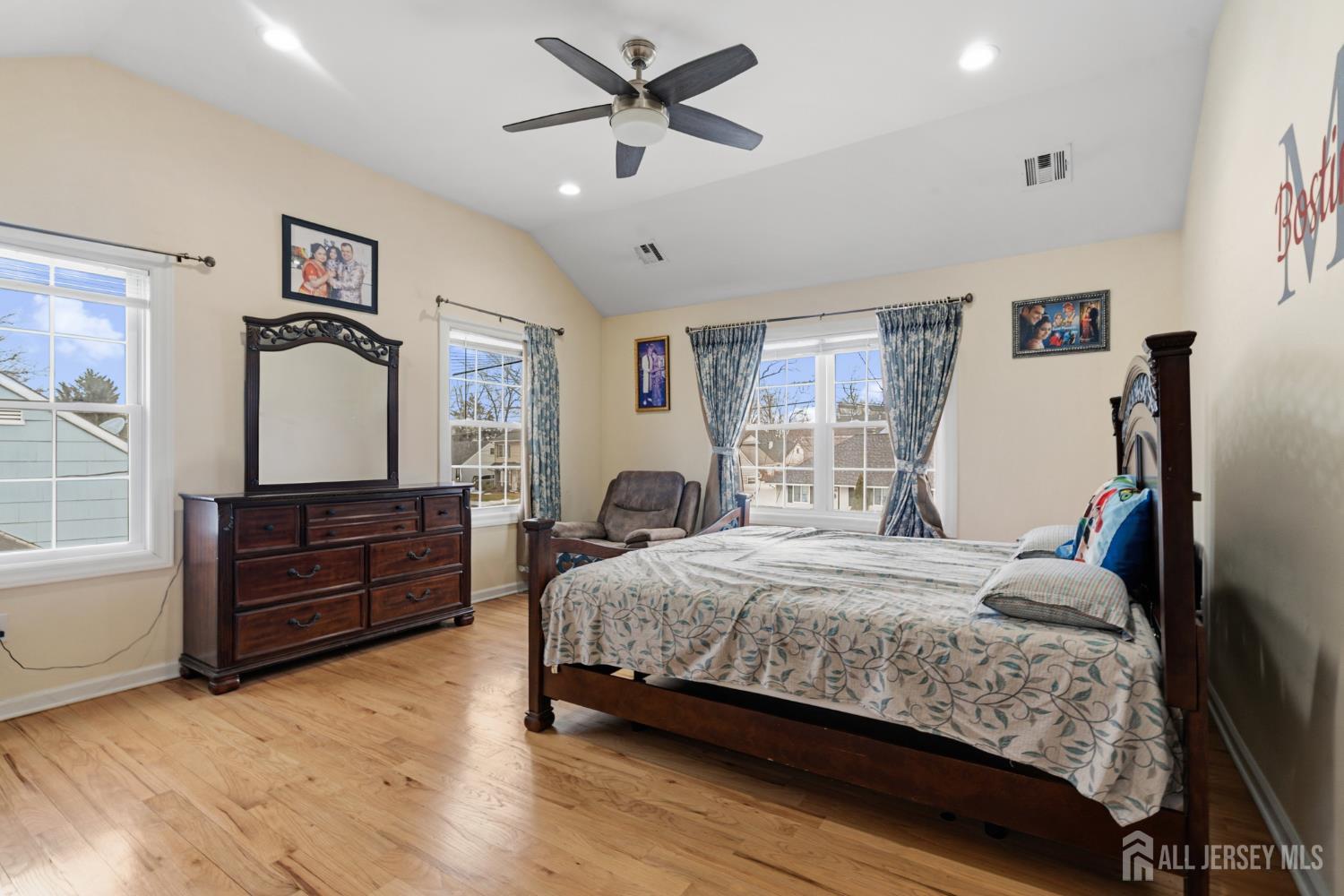 7 Dobson, Edison, NJ, 08817