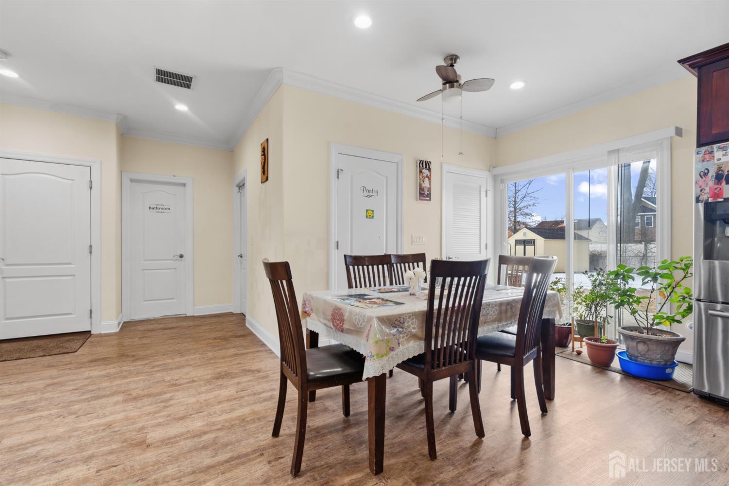 7 Dobson, Edison, NJ, 08817