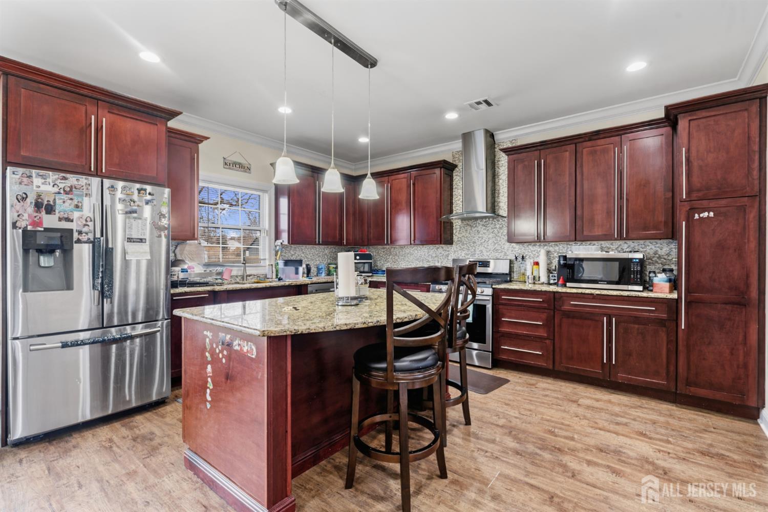 7 Dobson, Edison, NJ, 08817