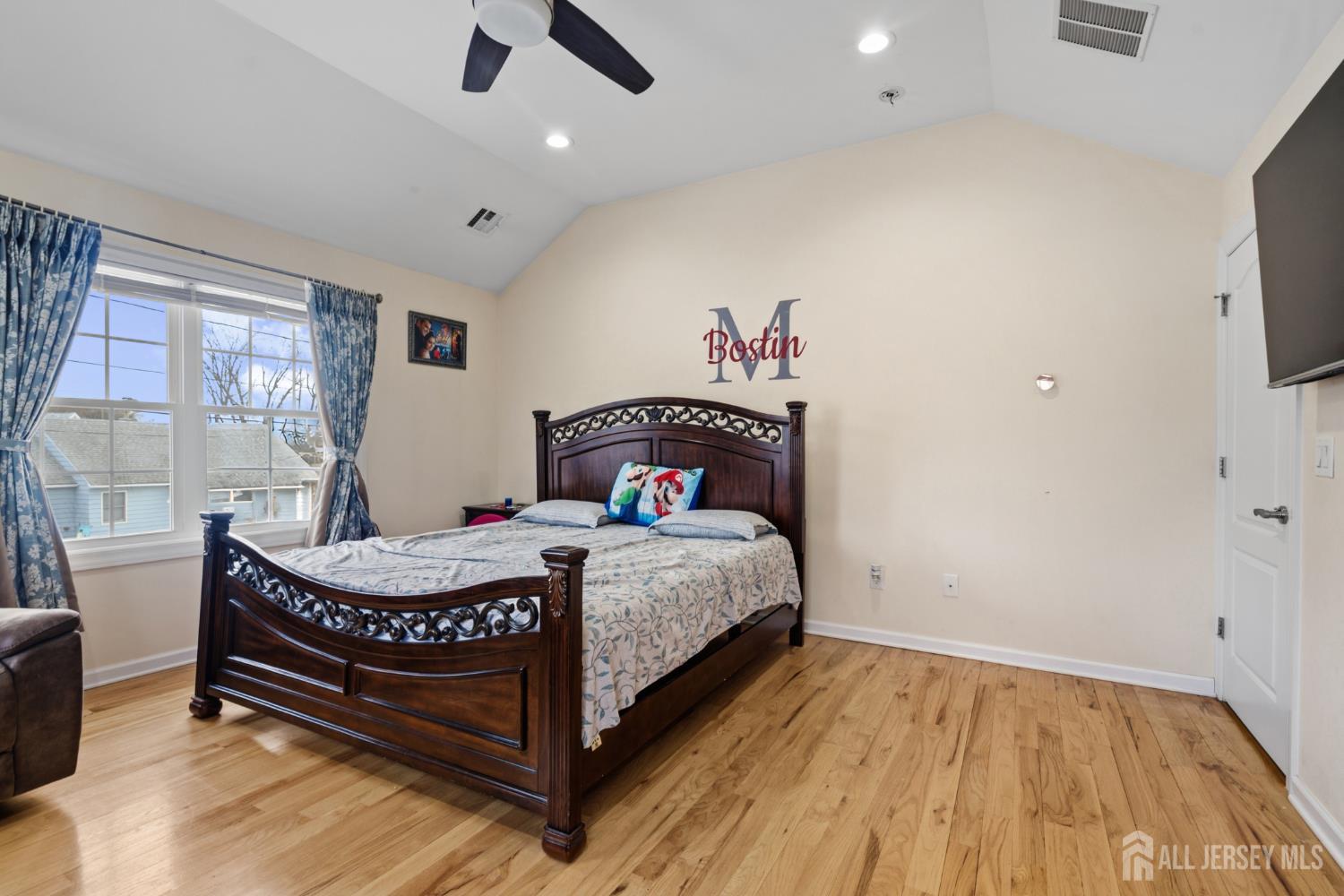 7 Dobson, Edison, NJ, 08817