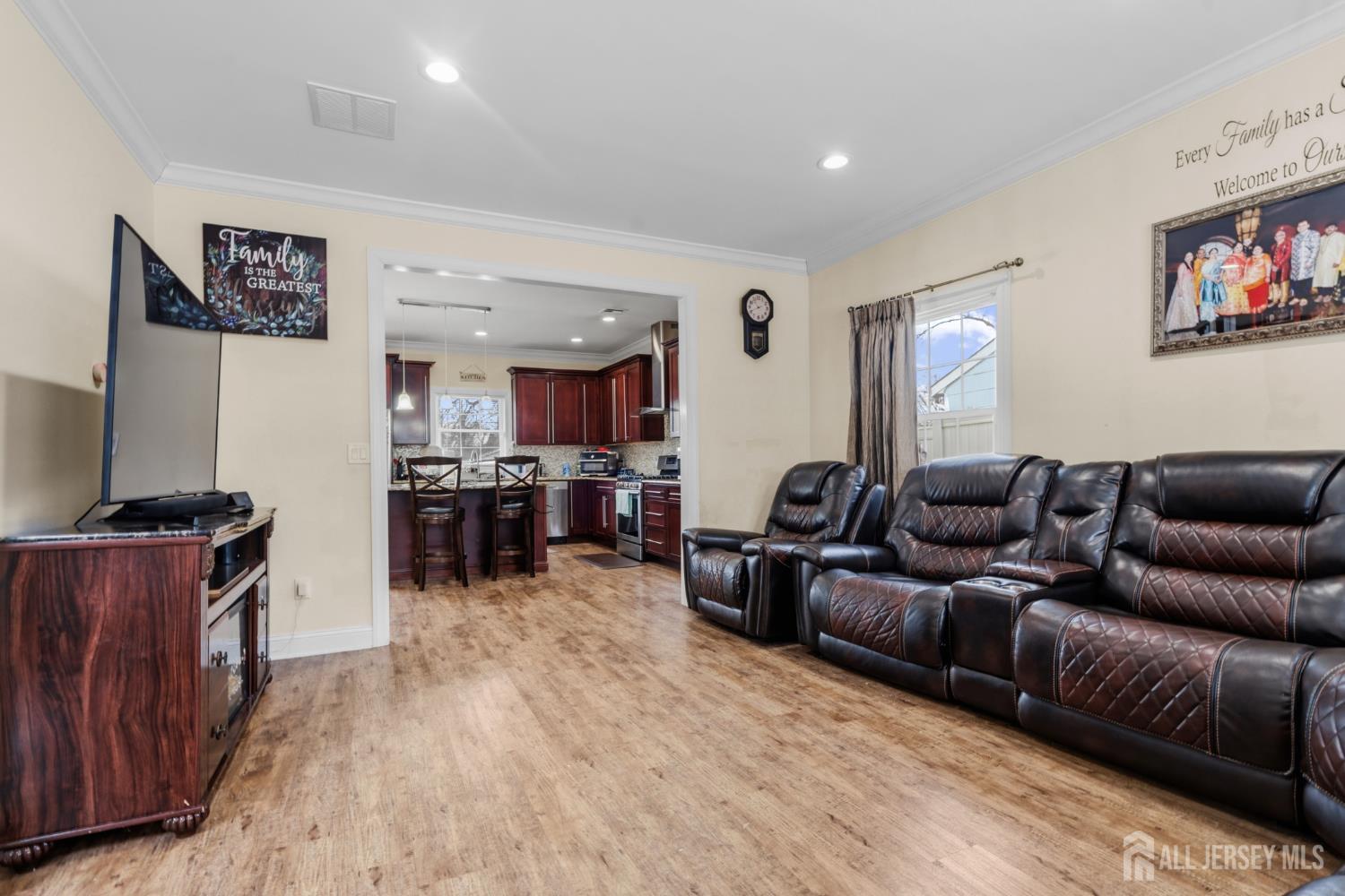 7 Dobson, Edison, NJ, 08817