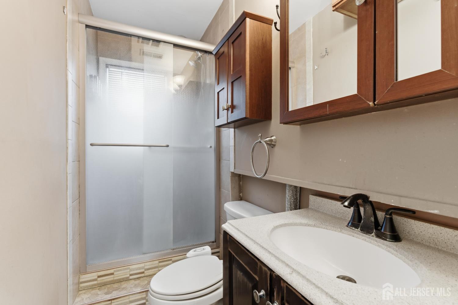 6 Cherry, Edison, NJ, 08817