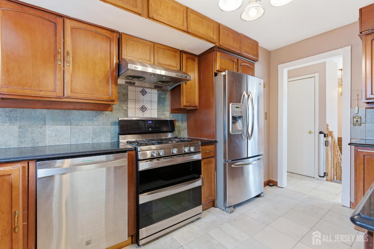 6 Cherry, Edison, NJ, 08817