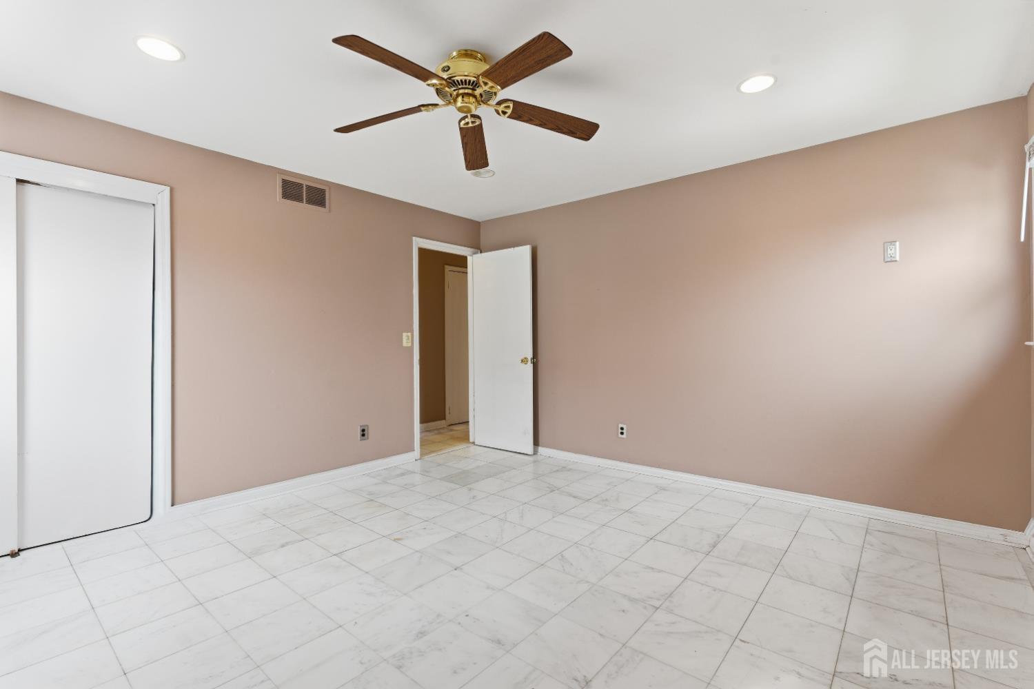 6 Cherry, Edison, NJ, 08817