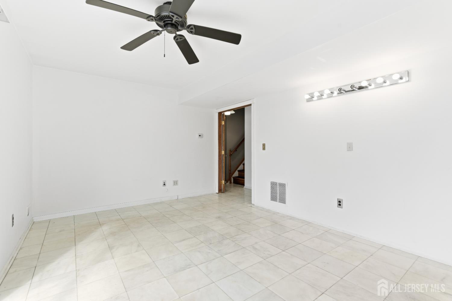 6 Cherry, Edison, NJ, 08817