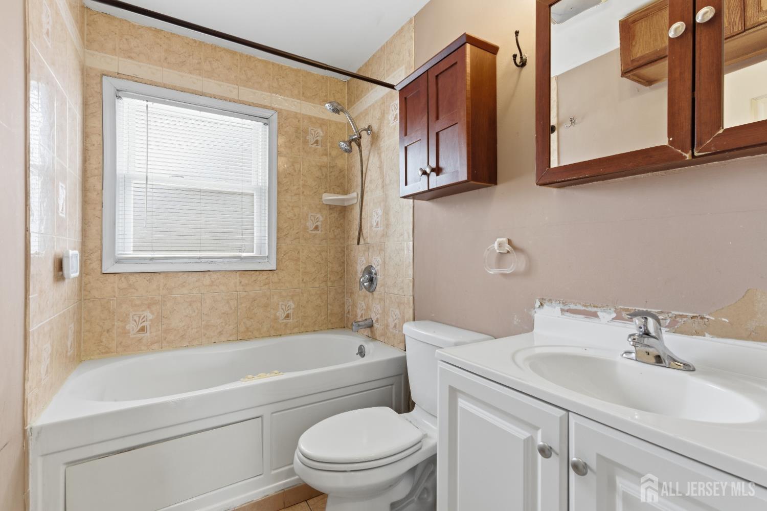 6 Cherry, Edison, NJ, 08817