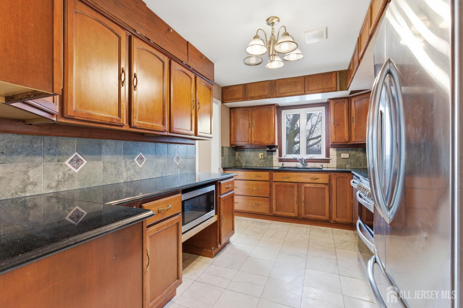 6 Cherry, Edison, NJ, 08817