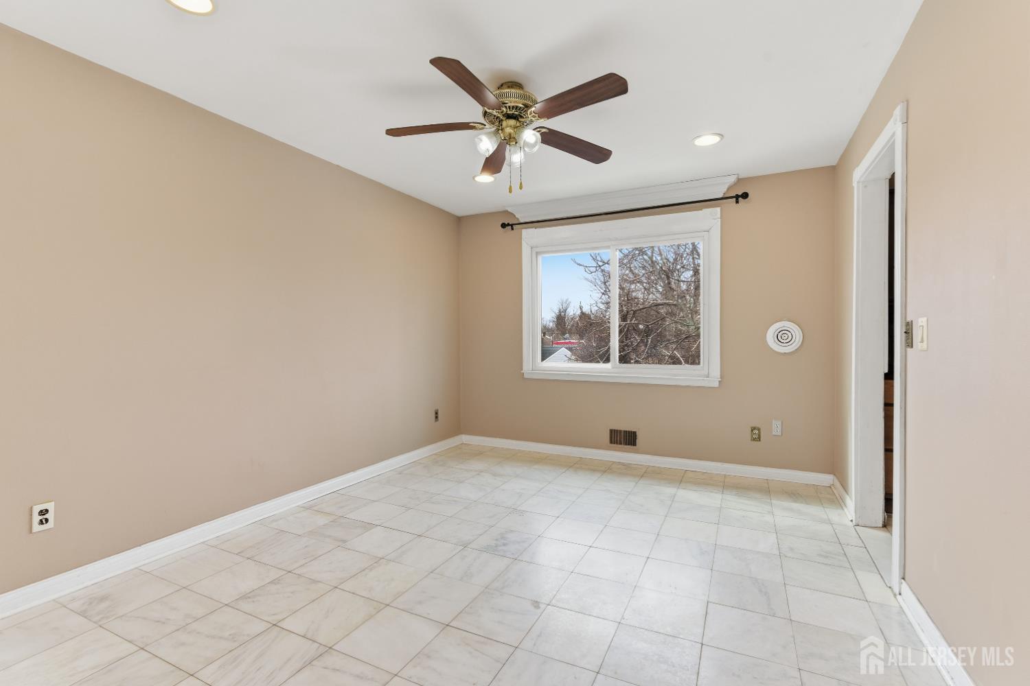 6 Cherry, Edison, NJ, 08817