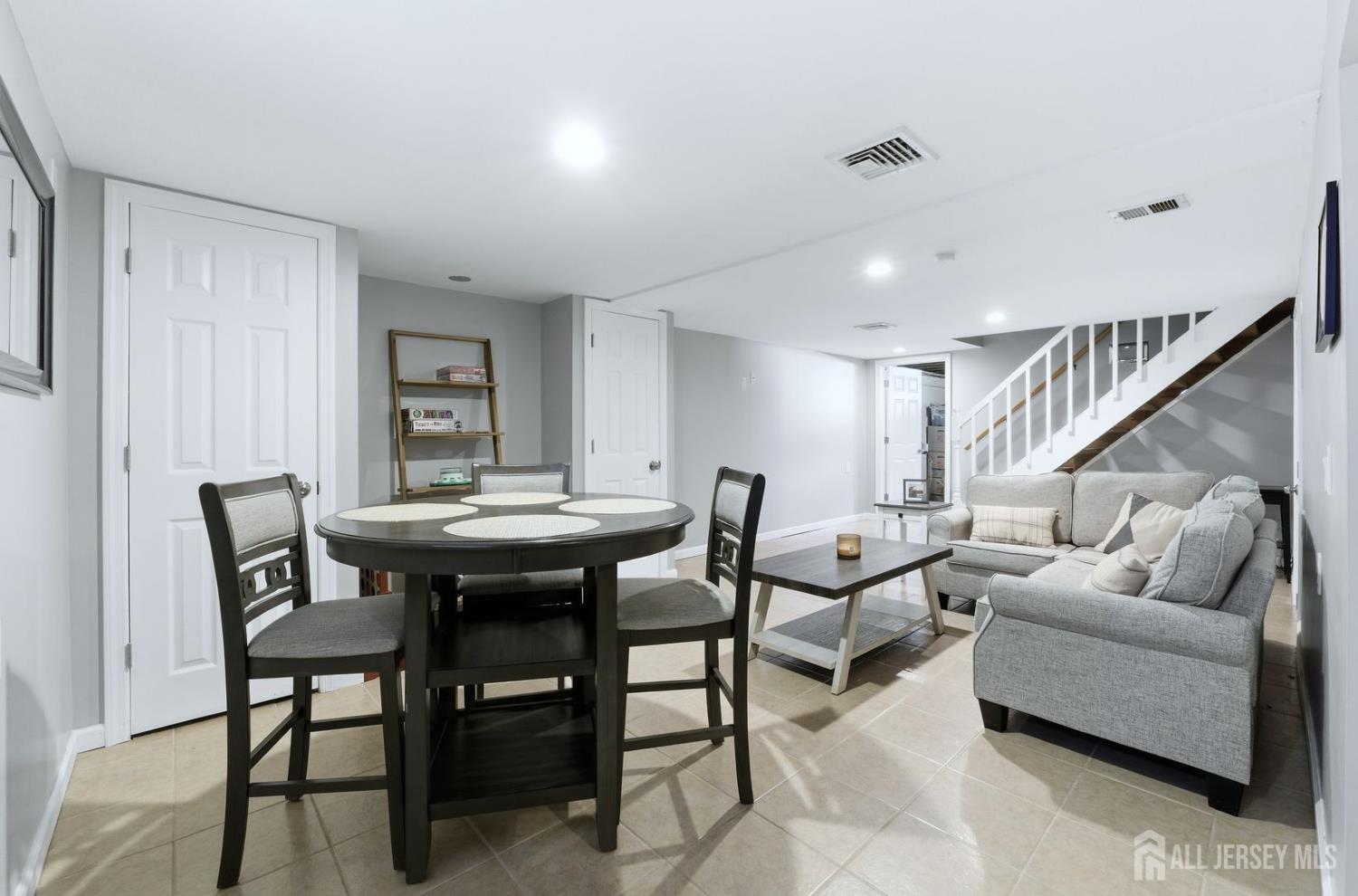 53 Jordan, Colonia, NJ, 07067