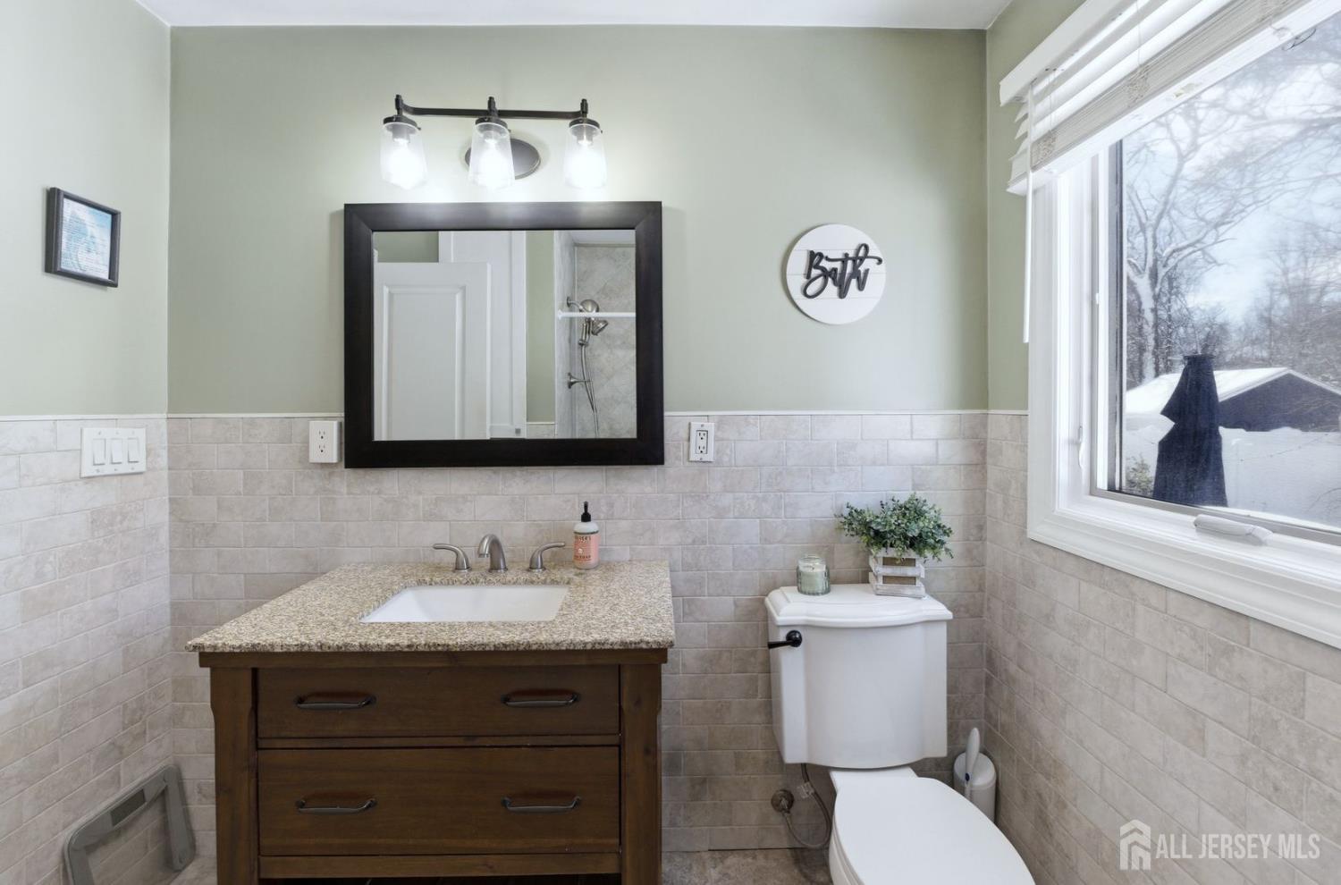 53 Jordan, Colonia, NJ, 07067