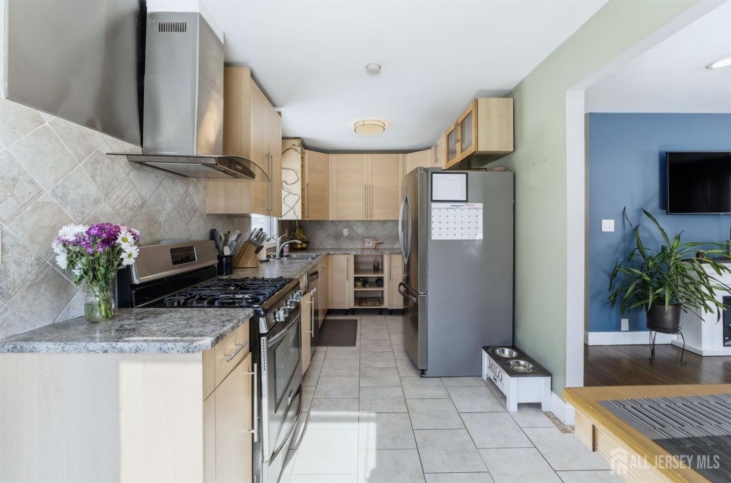 53 Jordan, Colonia, NJ, 07067