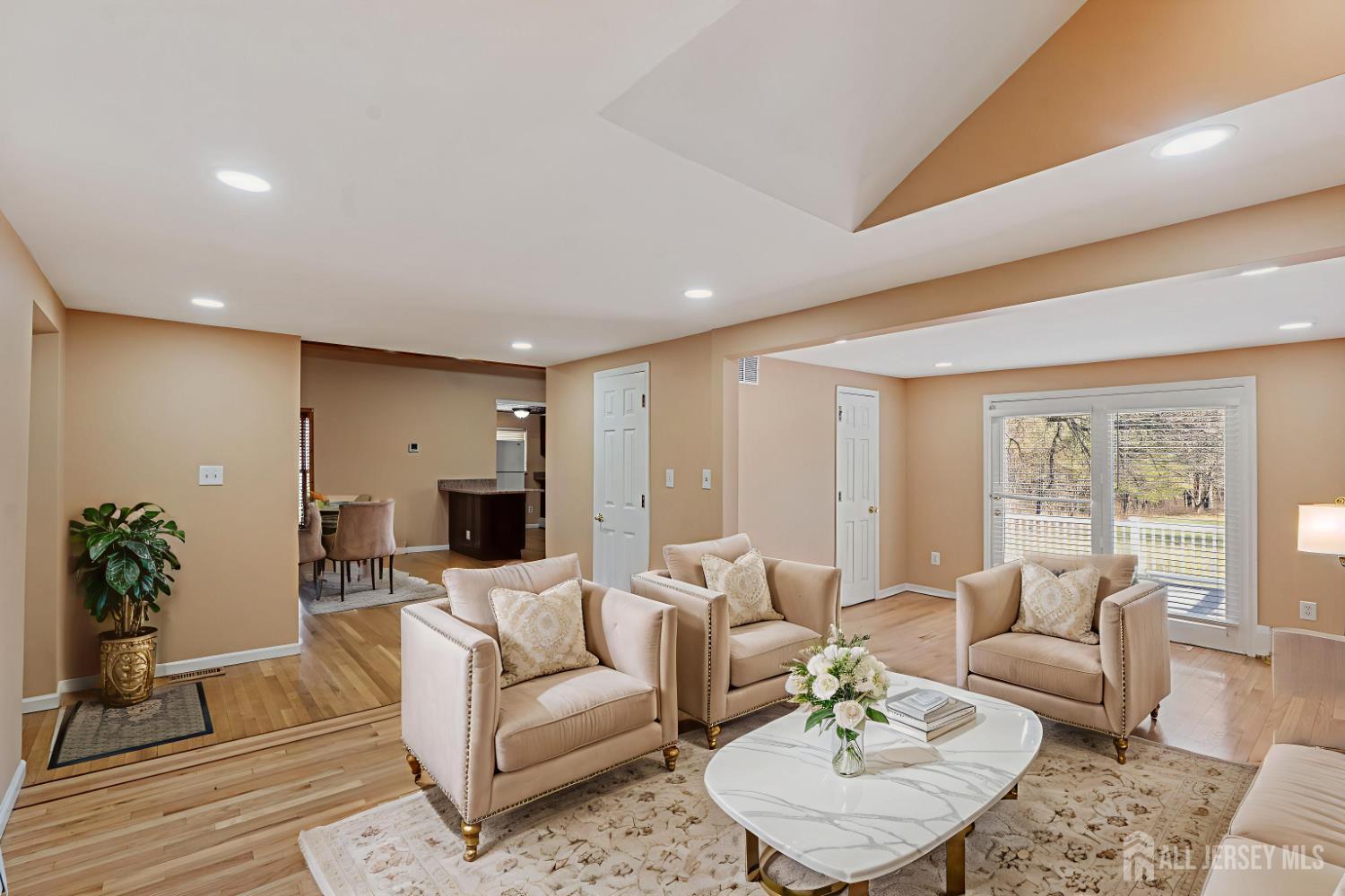 Photo of 3850 Route 27