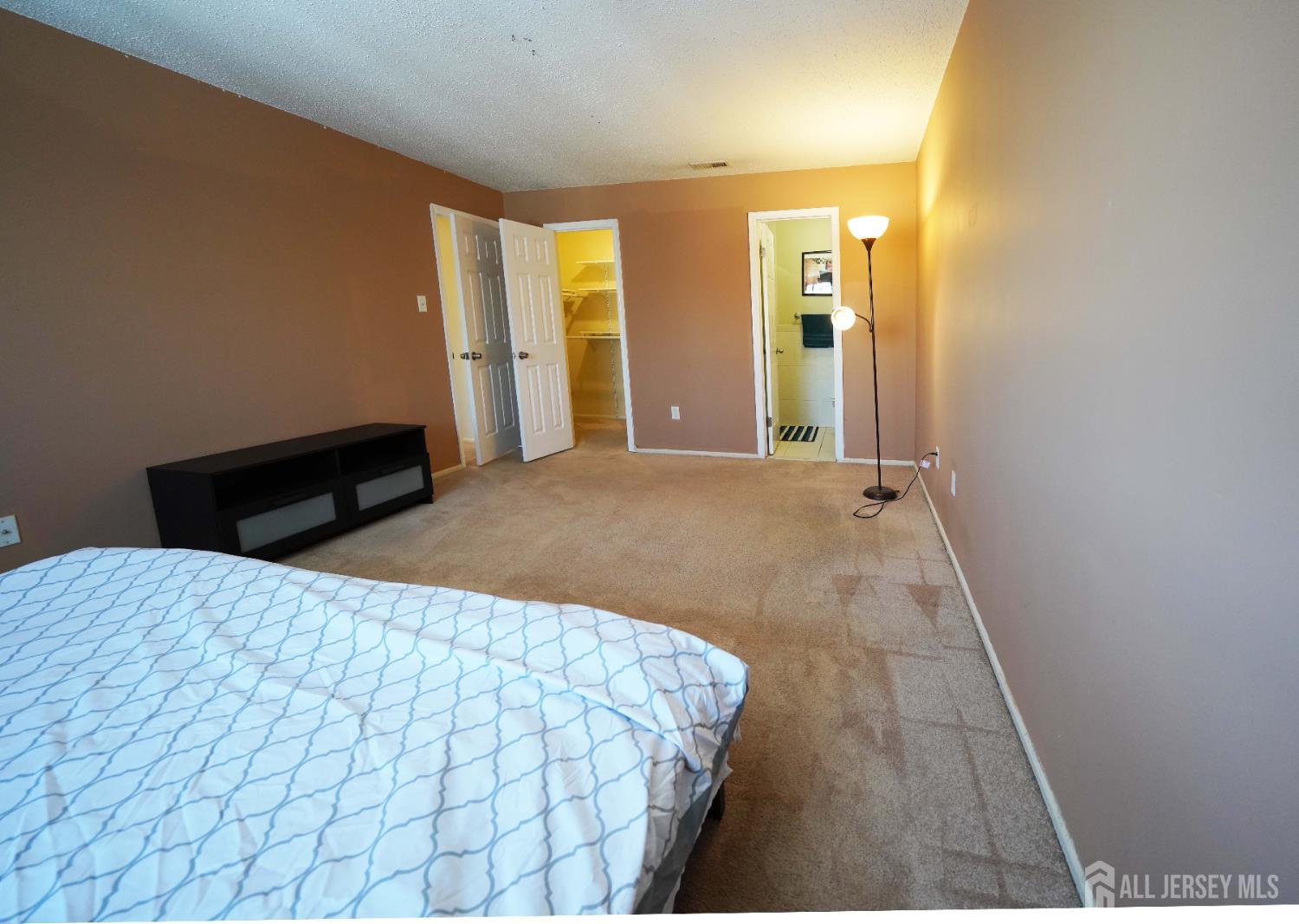 1111 EDISON GLEN, Edison, NJ, 08837