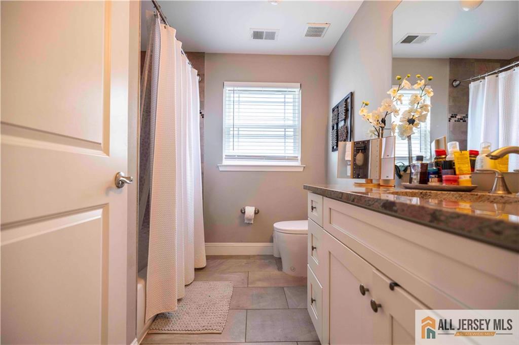 628 New Dover, Colonia, NJ, 07067