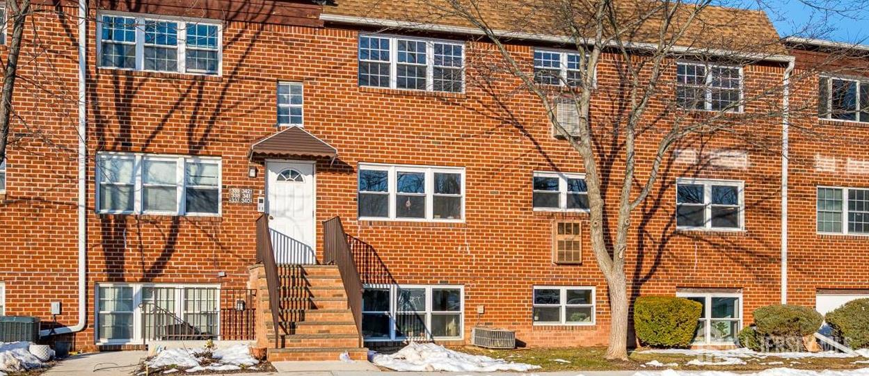 Photo of 342 College Drive, Edison NJ